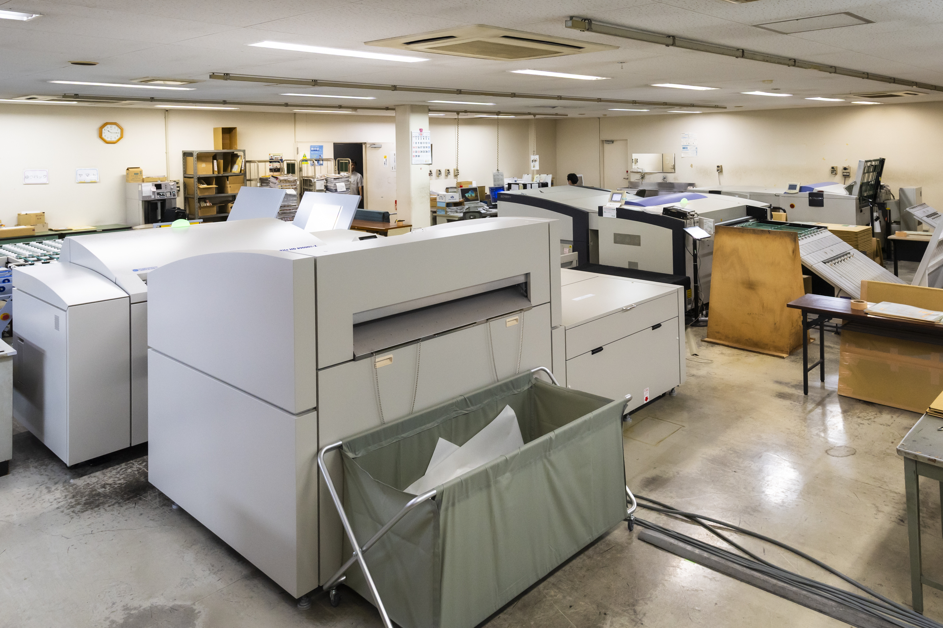 【CTP出力機（SCREEN社製）：手前よりPlateRite HD 8900NII-Z、PlateRite 8600N-S、PlateRite 6600S 】